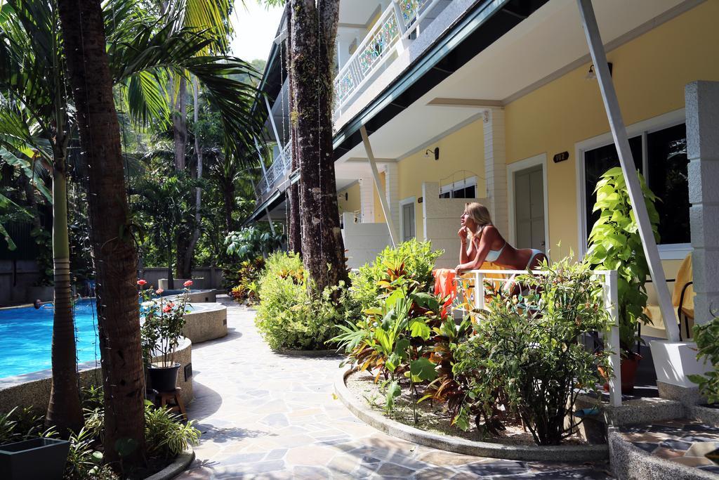 Naka Resort Pantai Kamala Bagian luar foto