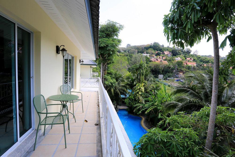 Naka Resort Pantai Kamala Bagian luar foto
