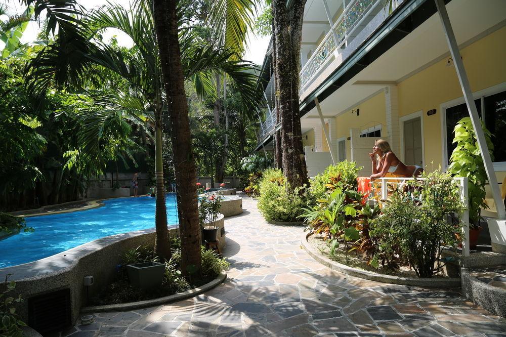 Naka Resort Pantai Kamala Bagian luar foto