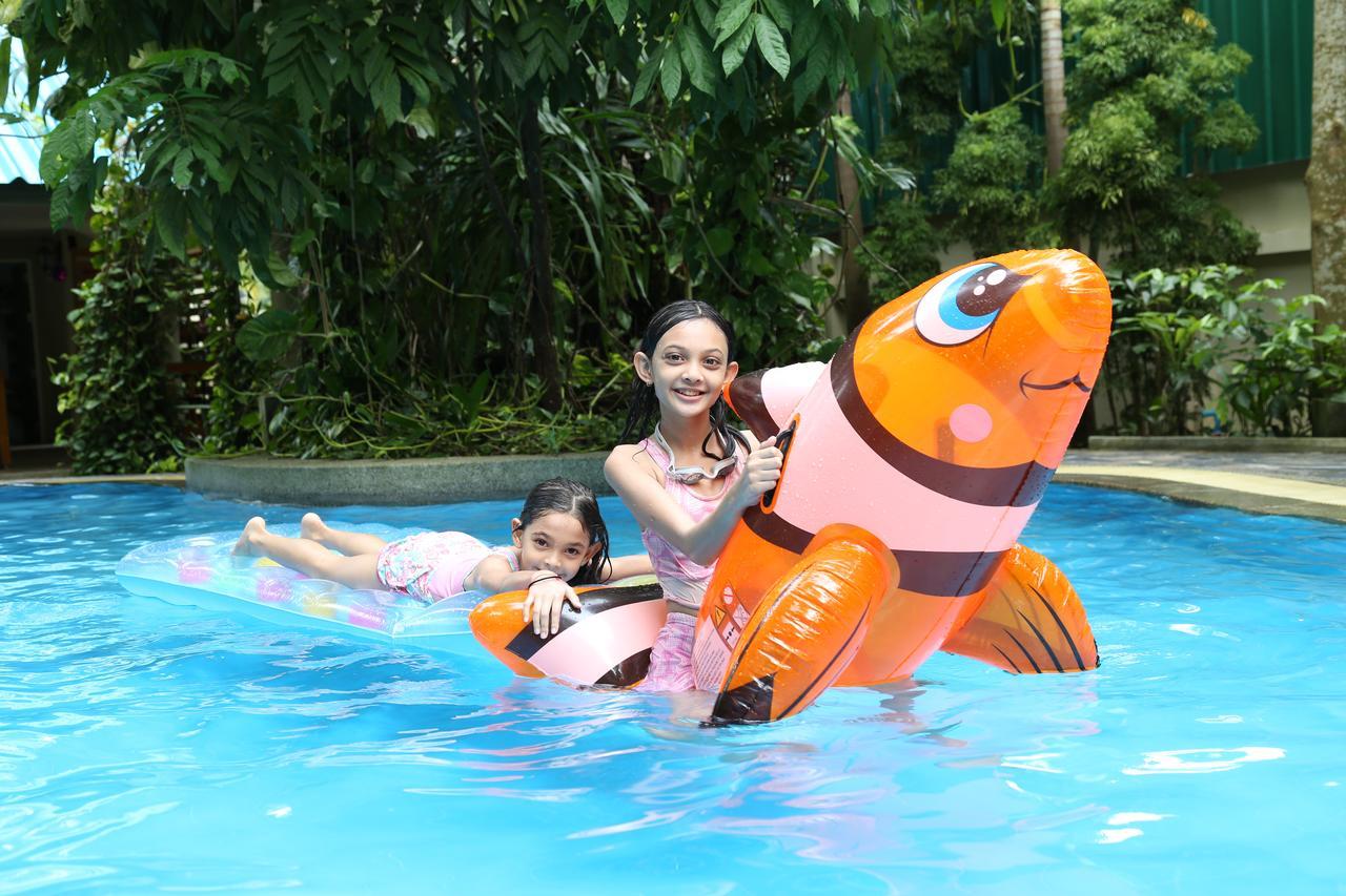 Naka Resort Pantai Kamala Bagian luar foto